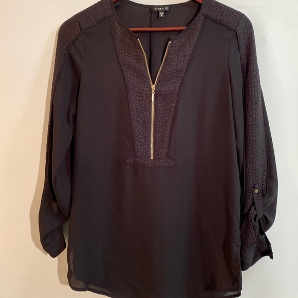 Dynamite - long sleeve, 1/2 zip blouse. Size XS - Picture 1 of 9